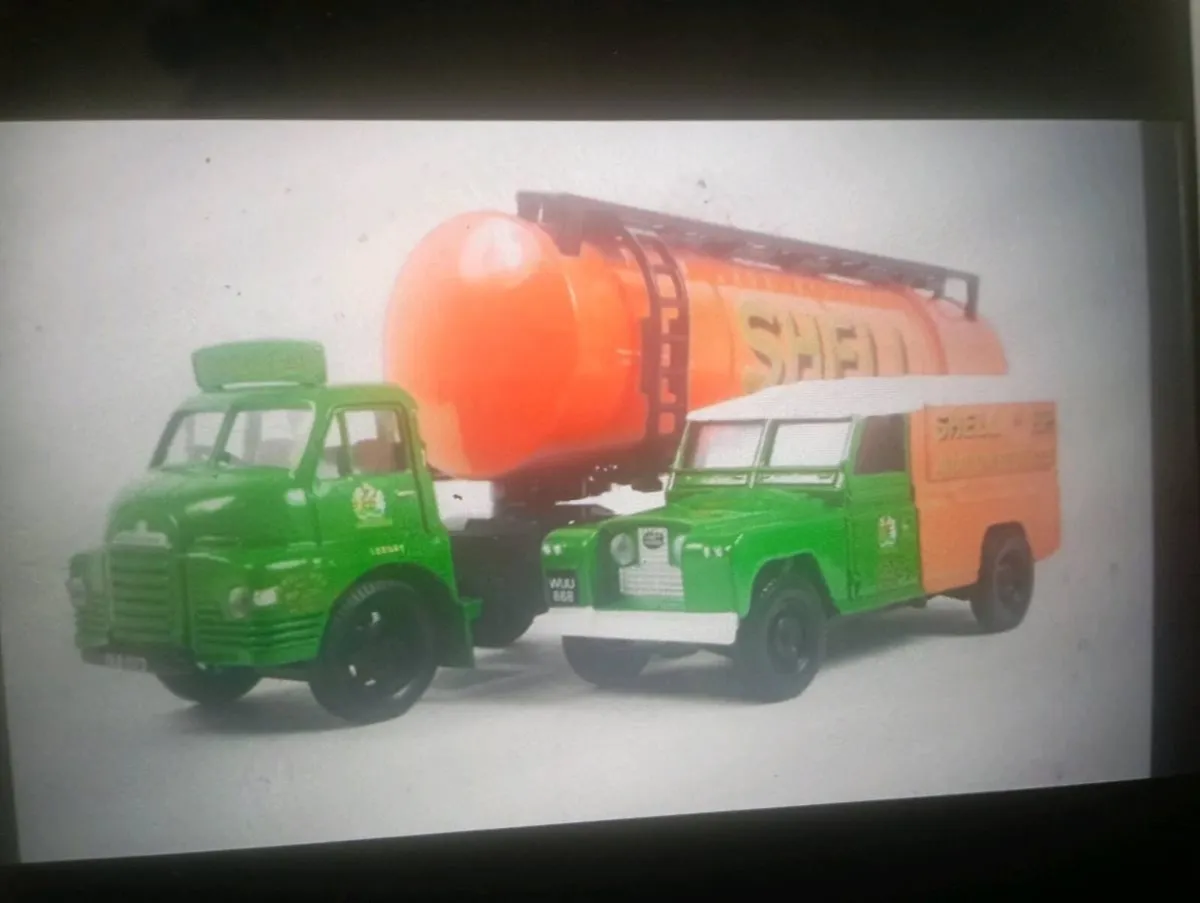 CORGI CLASSIC BEDFORD  S TYPE TANKER & ROVER SET. - Image 3