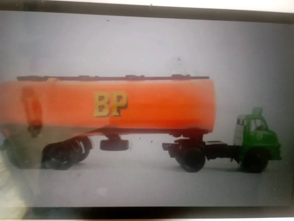 CORGI CLASSIC BEDFORD  S TYPE TANKER & ROVER SET. - Image 4