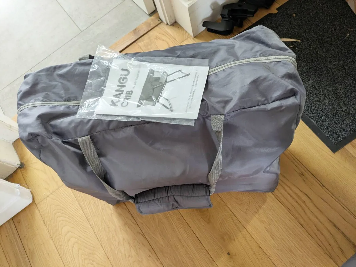 Kangu fold-up crib - Image 1
