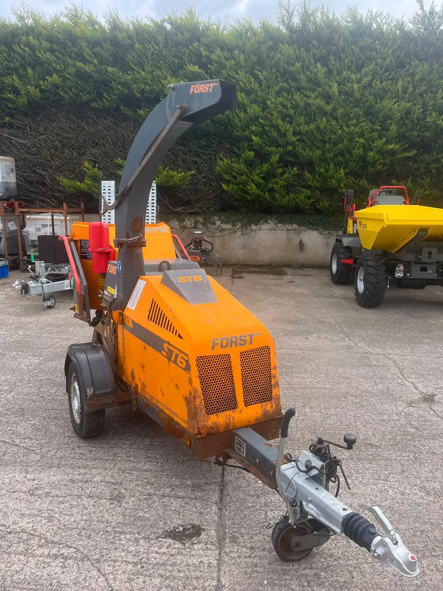 Used 2017 Forst ST6 tow behind woodchipper - Image 4