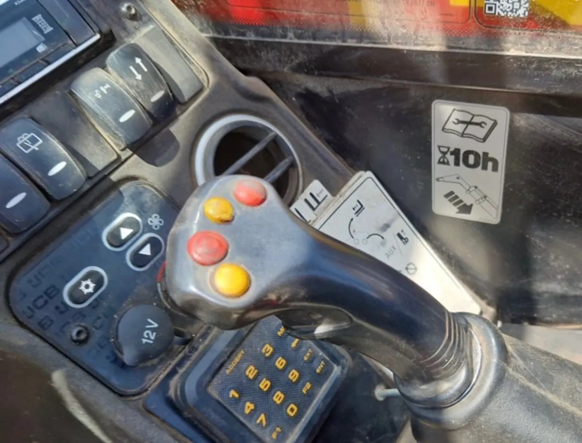 2023 JCB 535-95 108BHP / AC / Joystick /Rear Hitch - Image 4