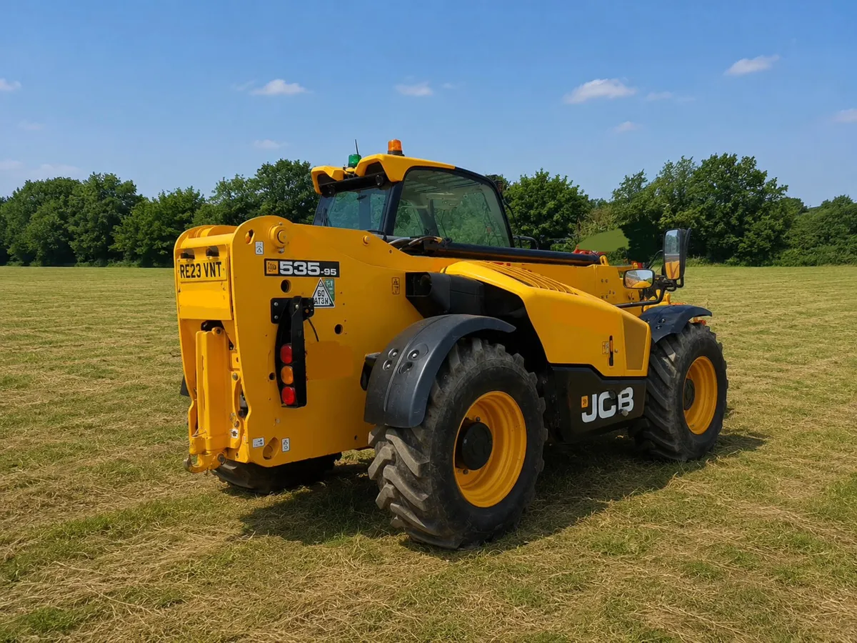 2023 JCB 535-95 108BHP / AC / Joystick /Rear Hitch - Image 3