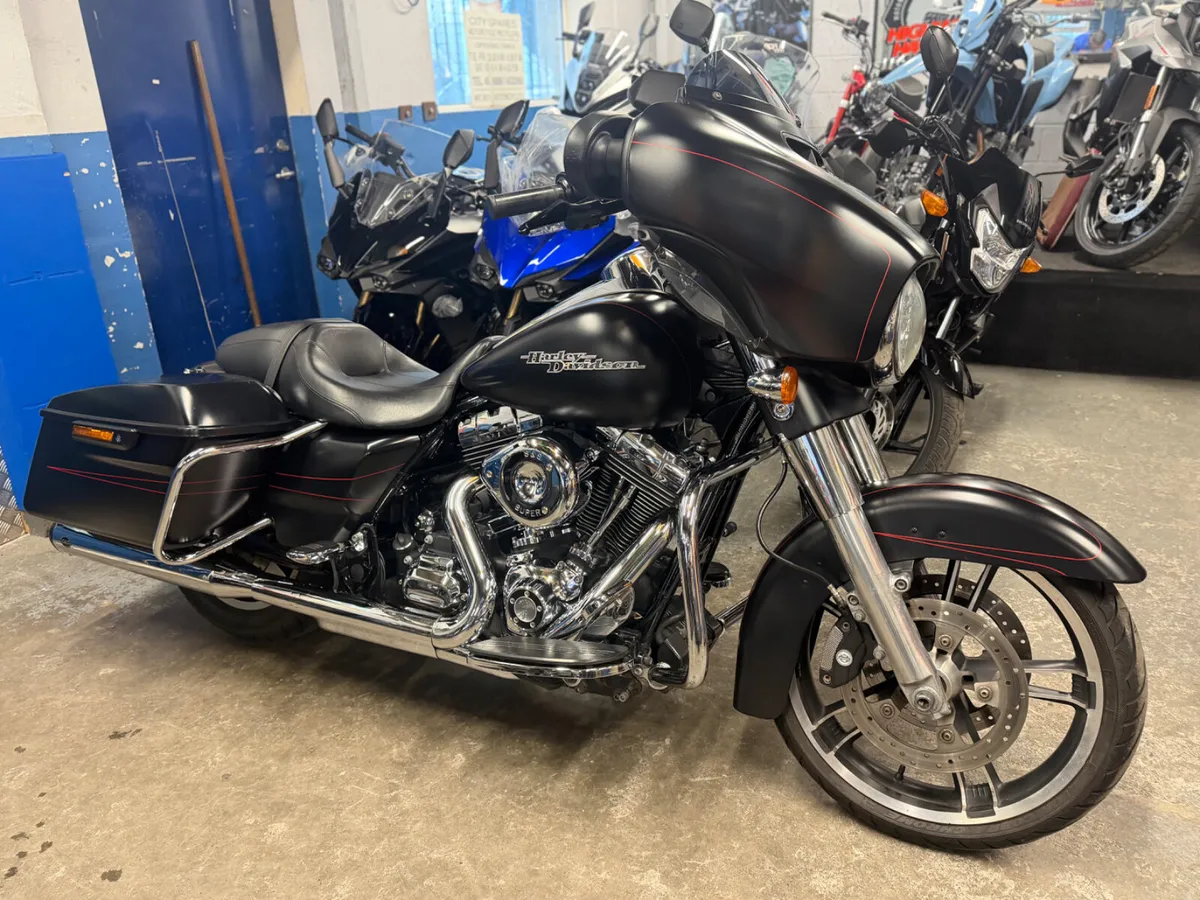 2015 HARLEY DAVIDSON Street Glide - Image 2