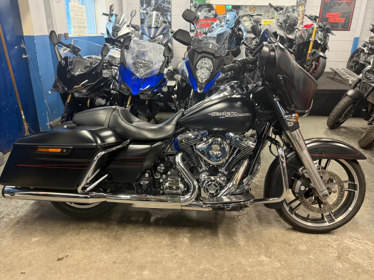2015 HARLEY DAVIDSON Street Glide - Image 1