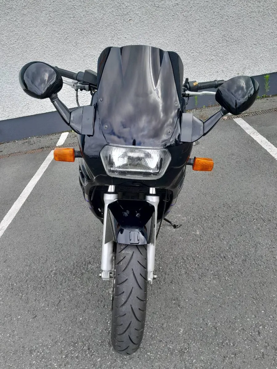 Suzuki Gsx750f  1993 vintage - Image 3