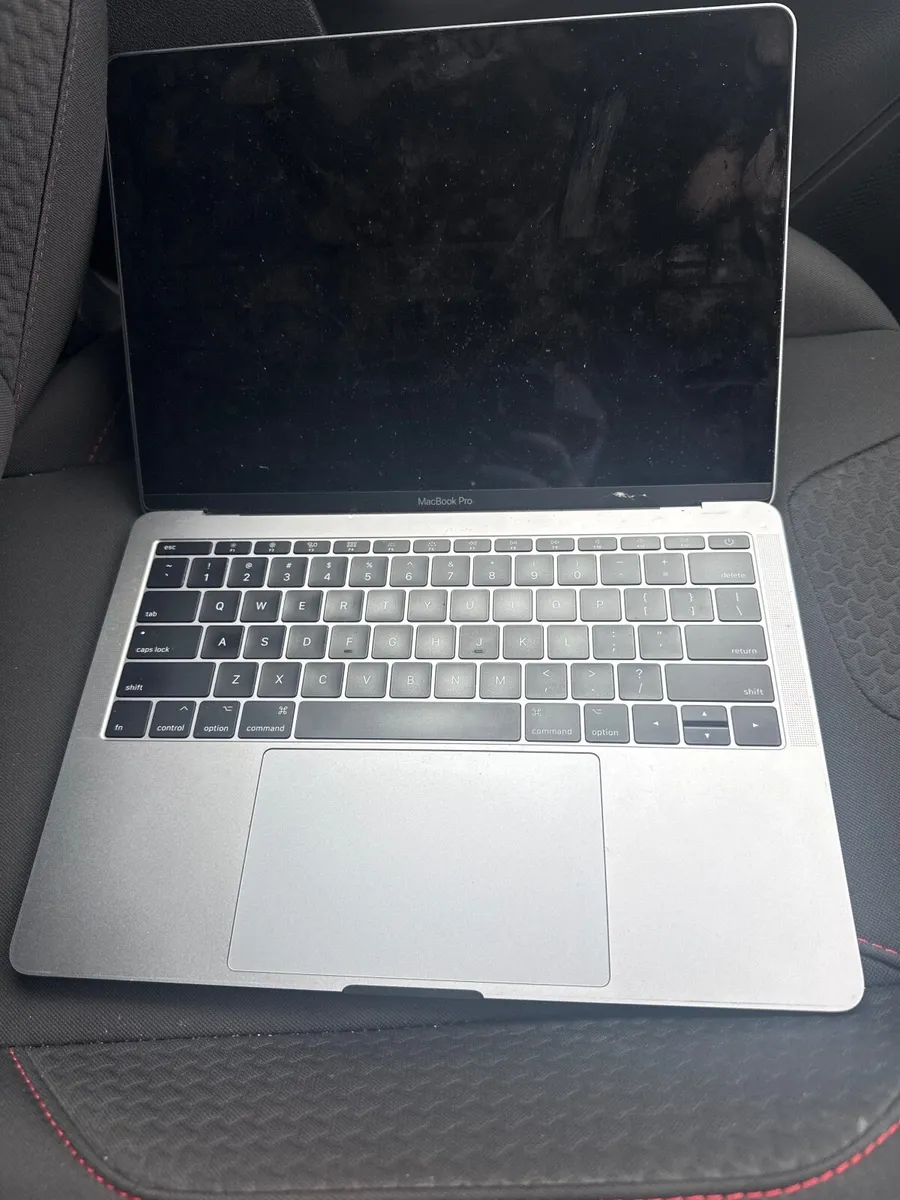 Broken Screen MacBook Pro 13” 2017 (A1708) – 256GB - Image 1