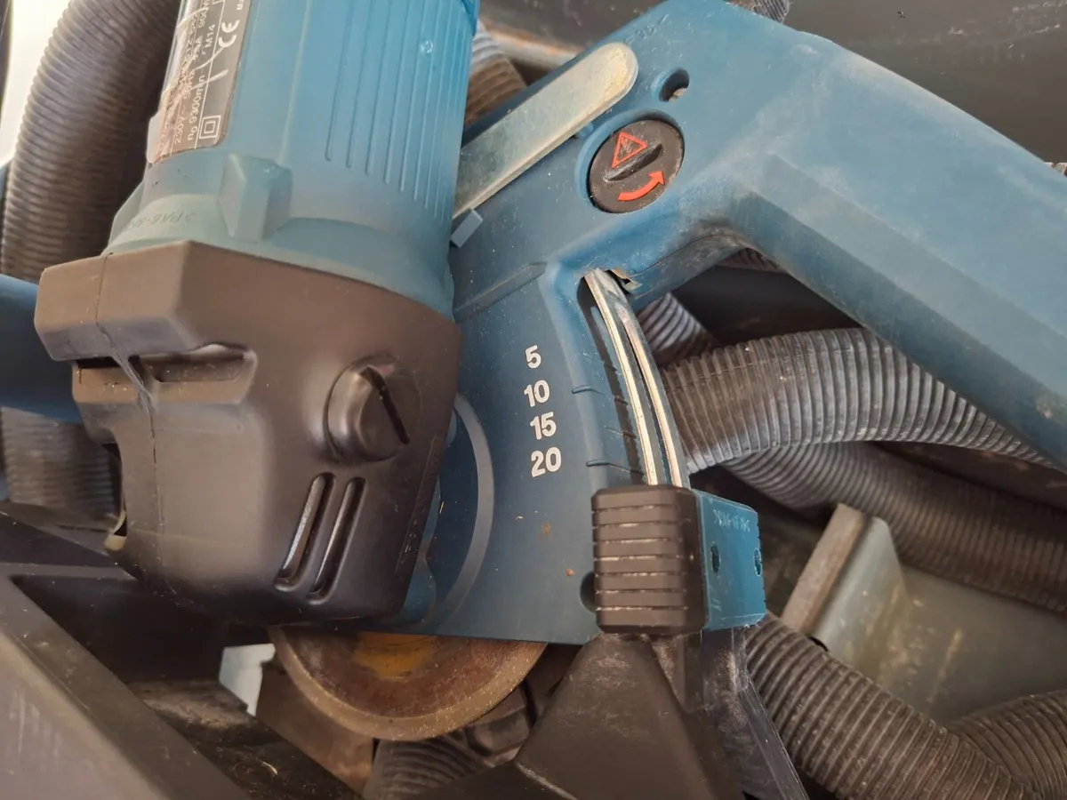 Bosch GNF 20 CA Wall Chaser 240v - Image 4