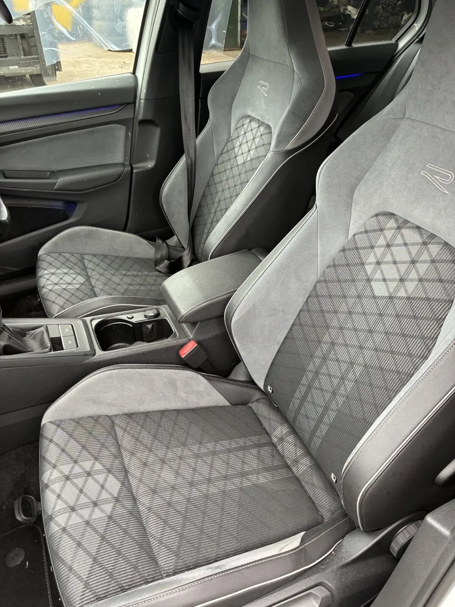 2023 vw golf mk8 r line parts breaking - Image 3