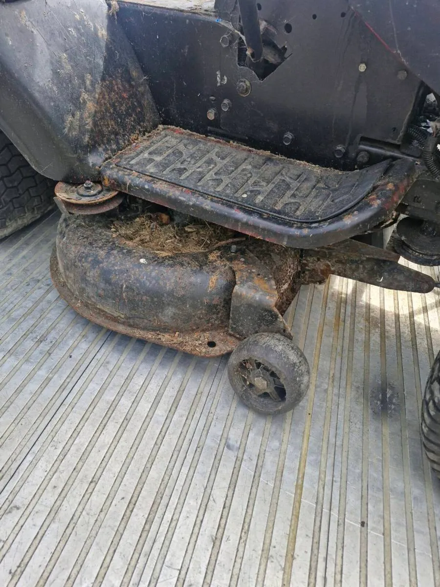 Husqvarna ride on mower Delivery available - Image 2