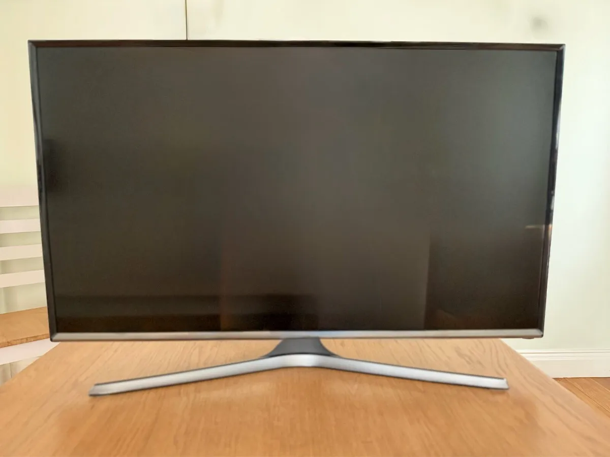 Samsung 32” Smart HDTV / Monitor - Image 1