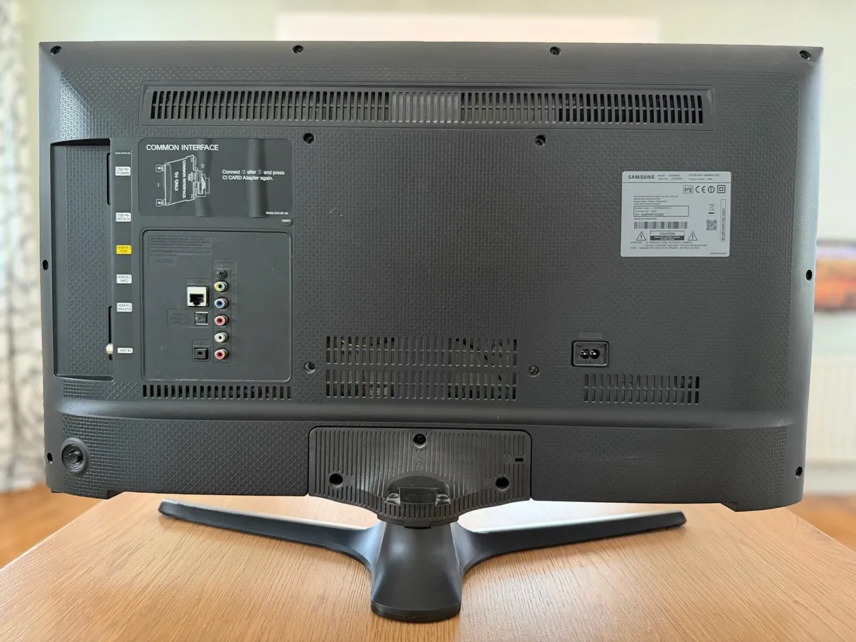 Samsung 32” Smart HDTV / Monitor - Image 2