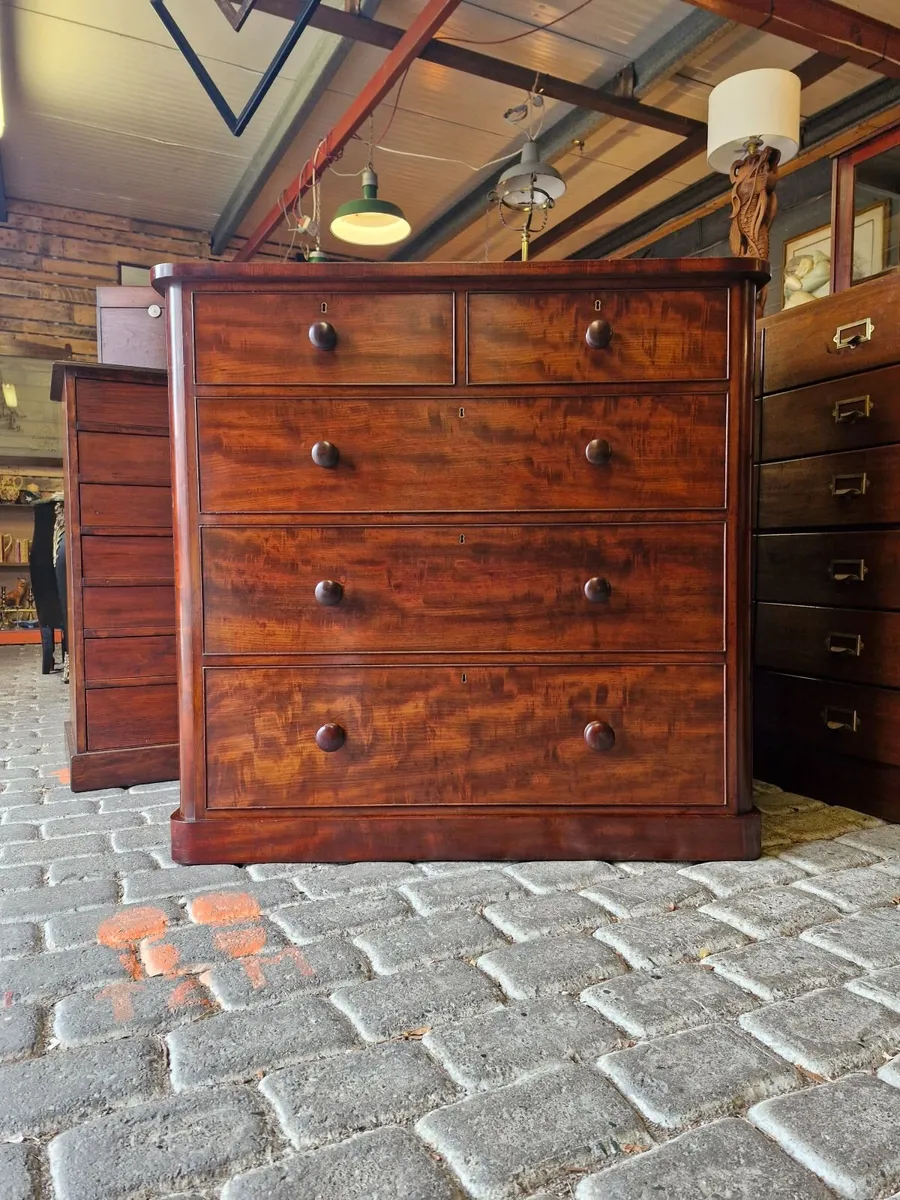 Chest - Image 1