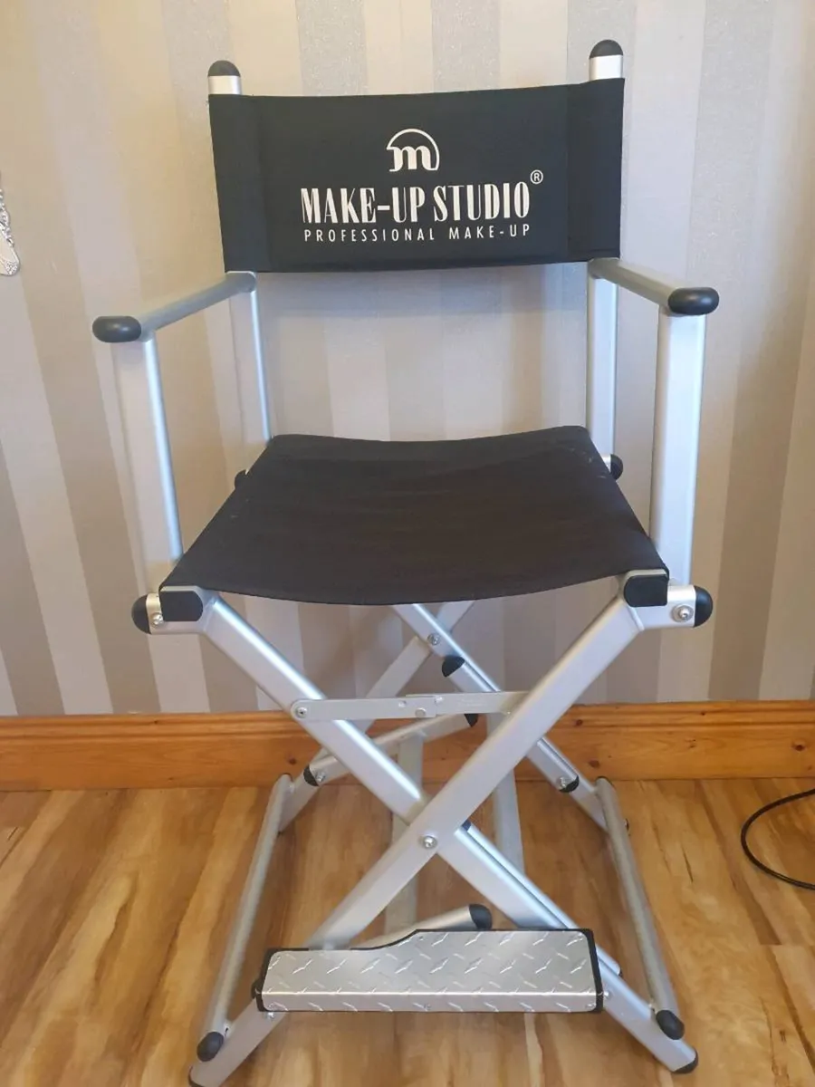 Hollywood lights beauty station with chair - Image 2