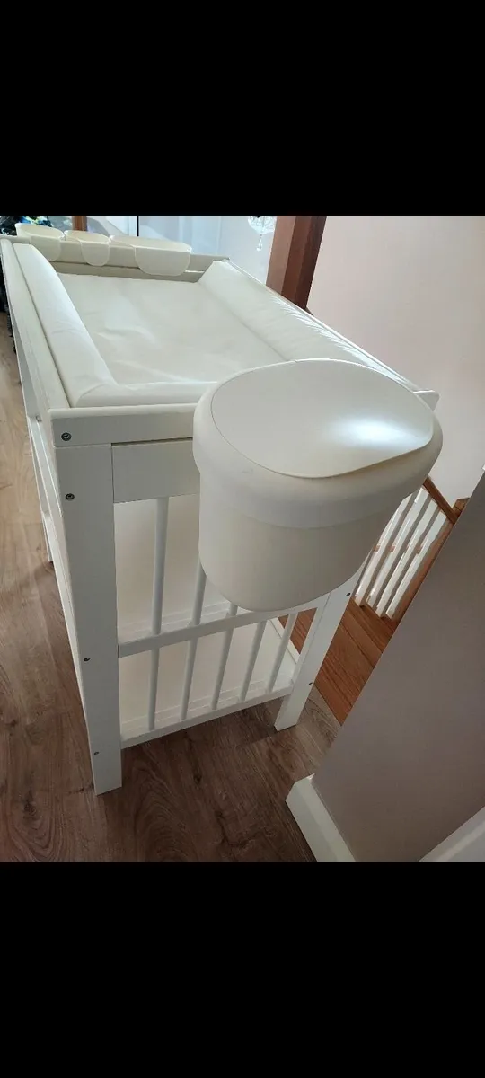 Baby changing table - Image 2