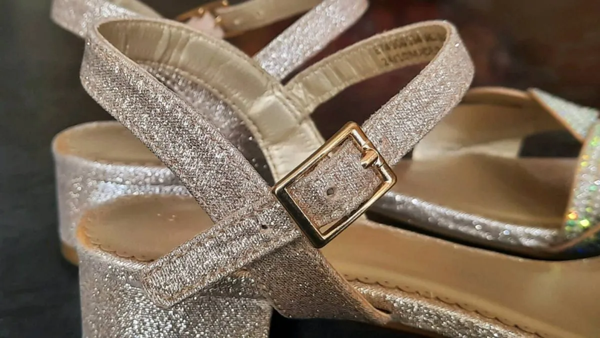 Next ivory glitter heeled girls sandal  Size 2 - Image 4