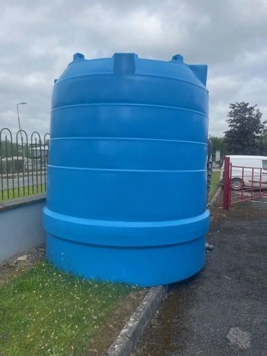 10, 100 Lt Water Tank - Image 3