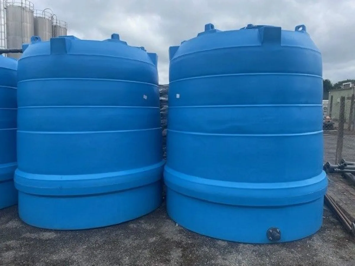 10, 100 Lt Water Tank - Image 1