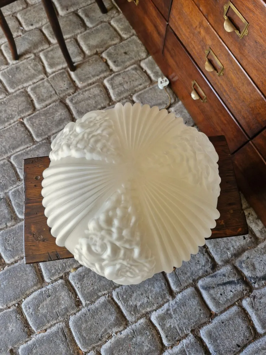 Light - Image 4