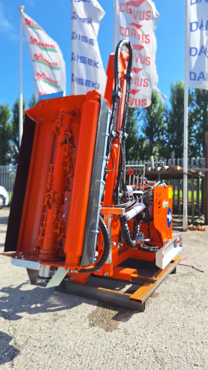 Rinieri BRV 450 flail hedge trimmer - Image 1
