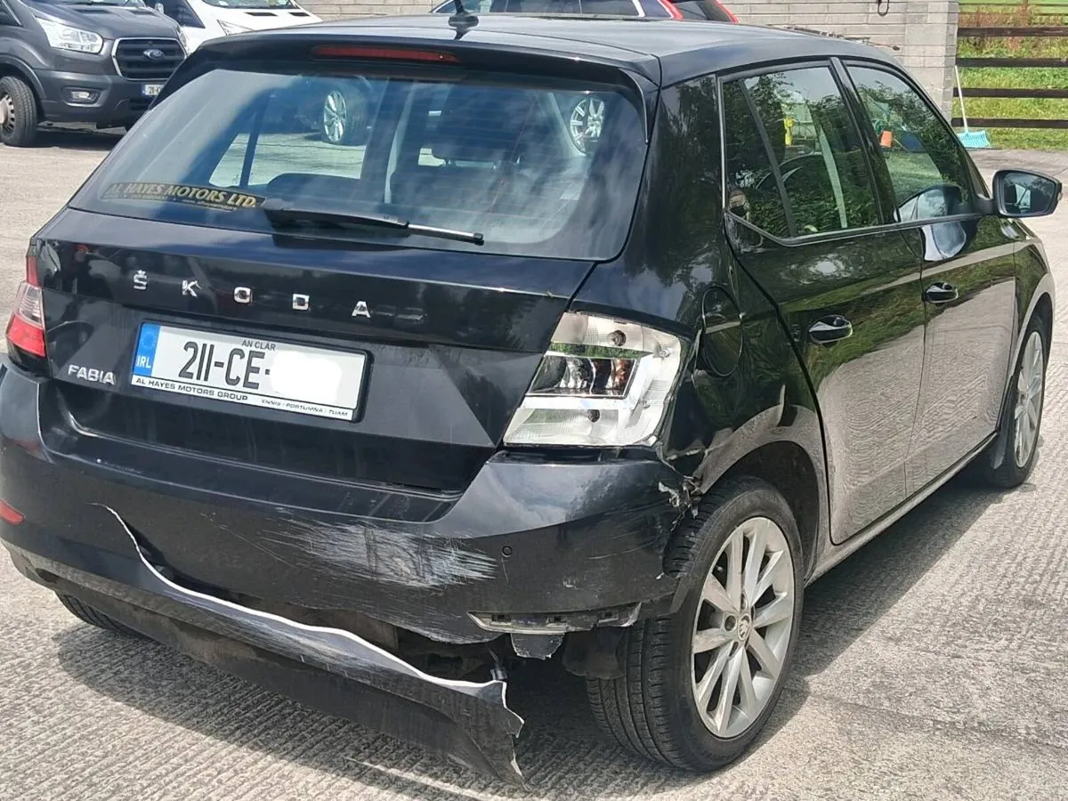 2021 SKODA FABIA COMES WITH PARTS TO FIX - Image 3