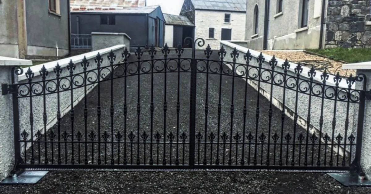 Bespoke driveway gates - Image 3