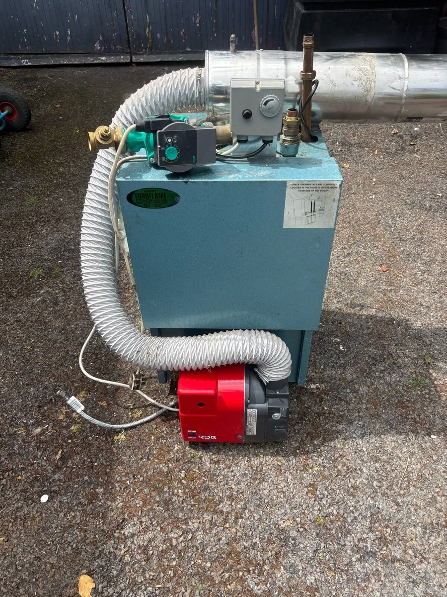 Grant euroflame 90/120 Btu condensing oil boiler - Image 3