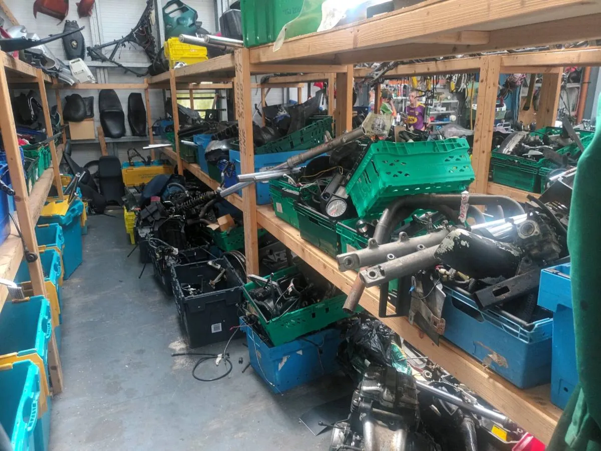 ASSORTED MOTORCYCLE SPARES! HUGE JOB LOT! - Image 4