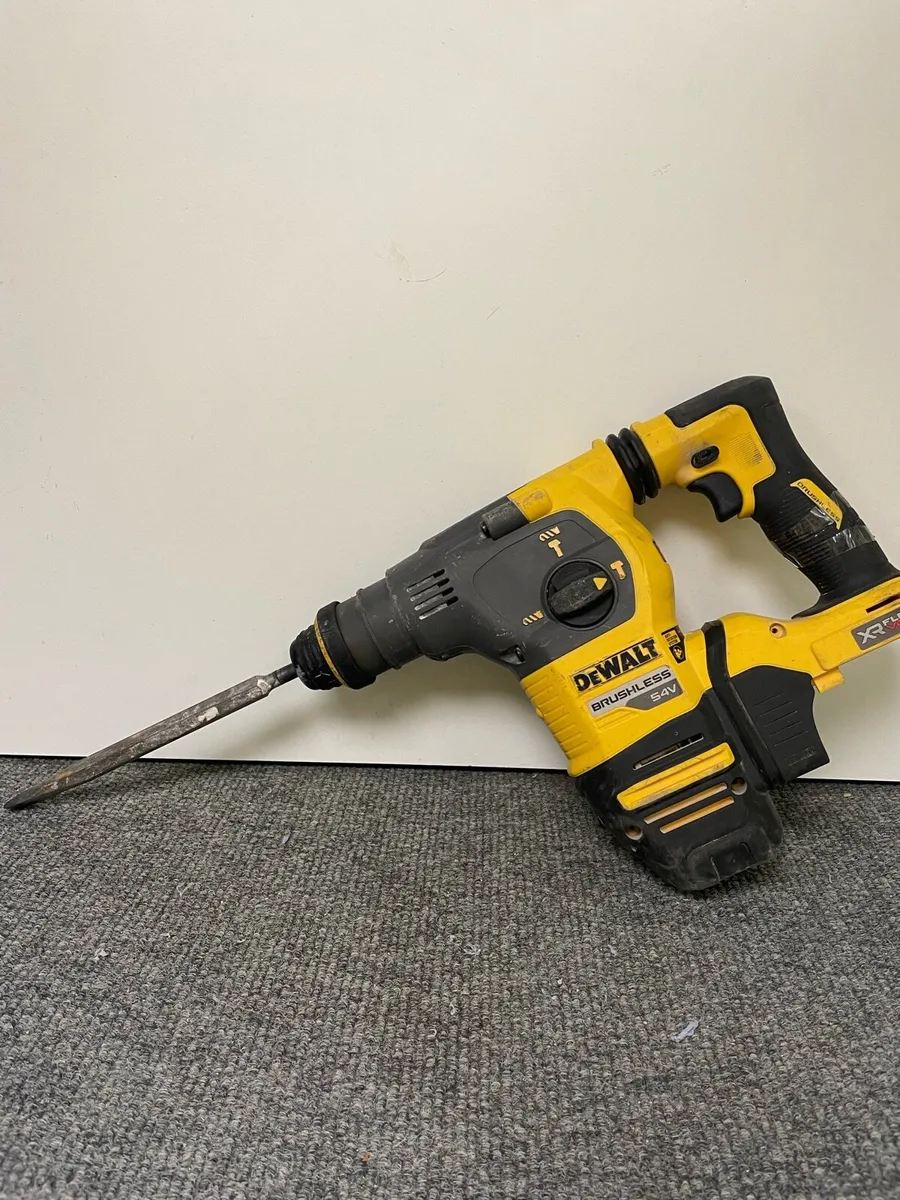 DeWalt 54V XR FlexVolt Cordless Demolition Breaker - Image 1