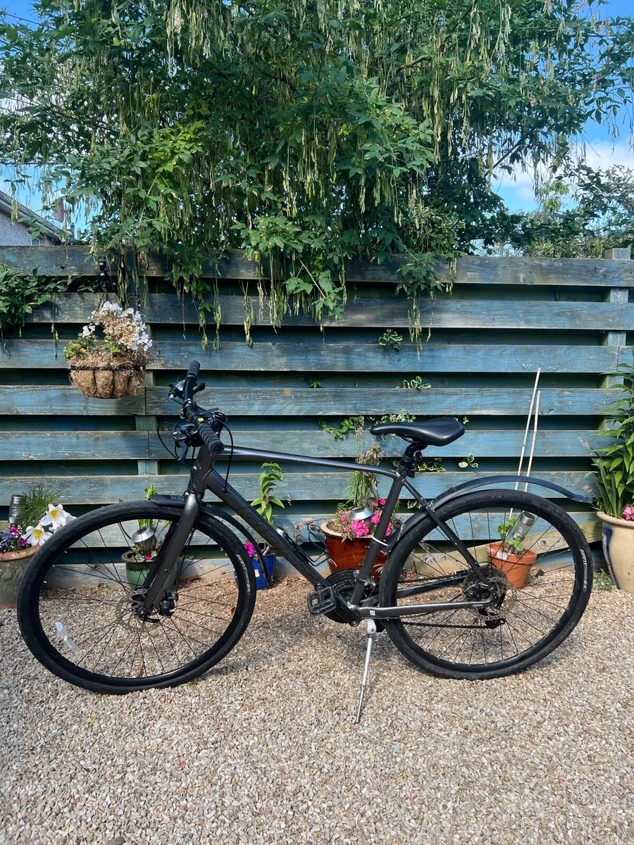 Giant Escape Bike With spare tyres - Image 1