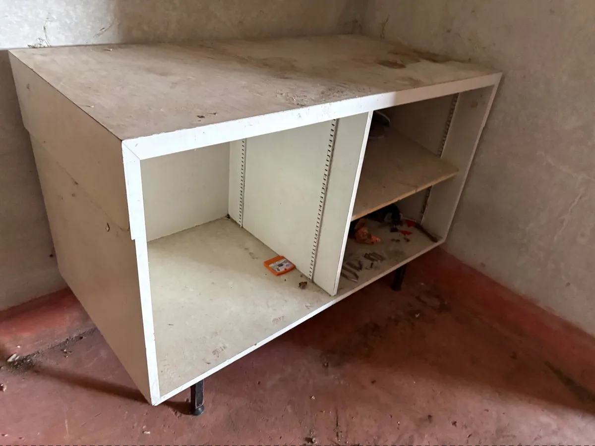 Work Desks / Benches - Image 3