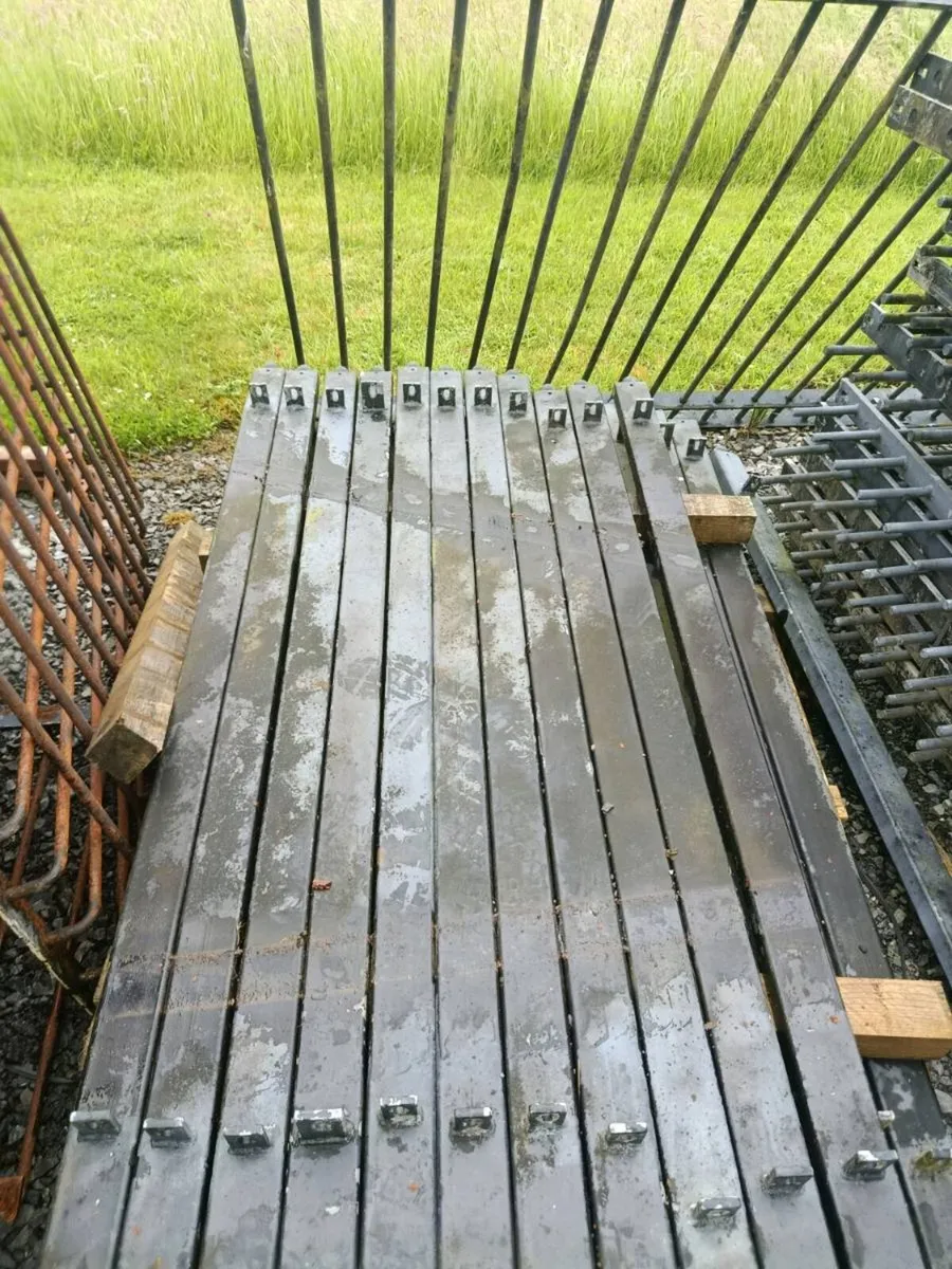 Galvanized powder coated Fencing - Image 4