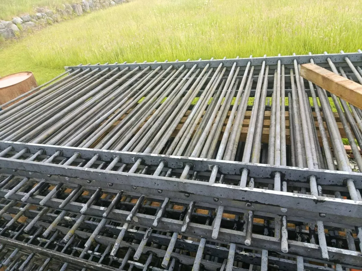 Galvanized powder coated Fencing - Image 1