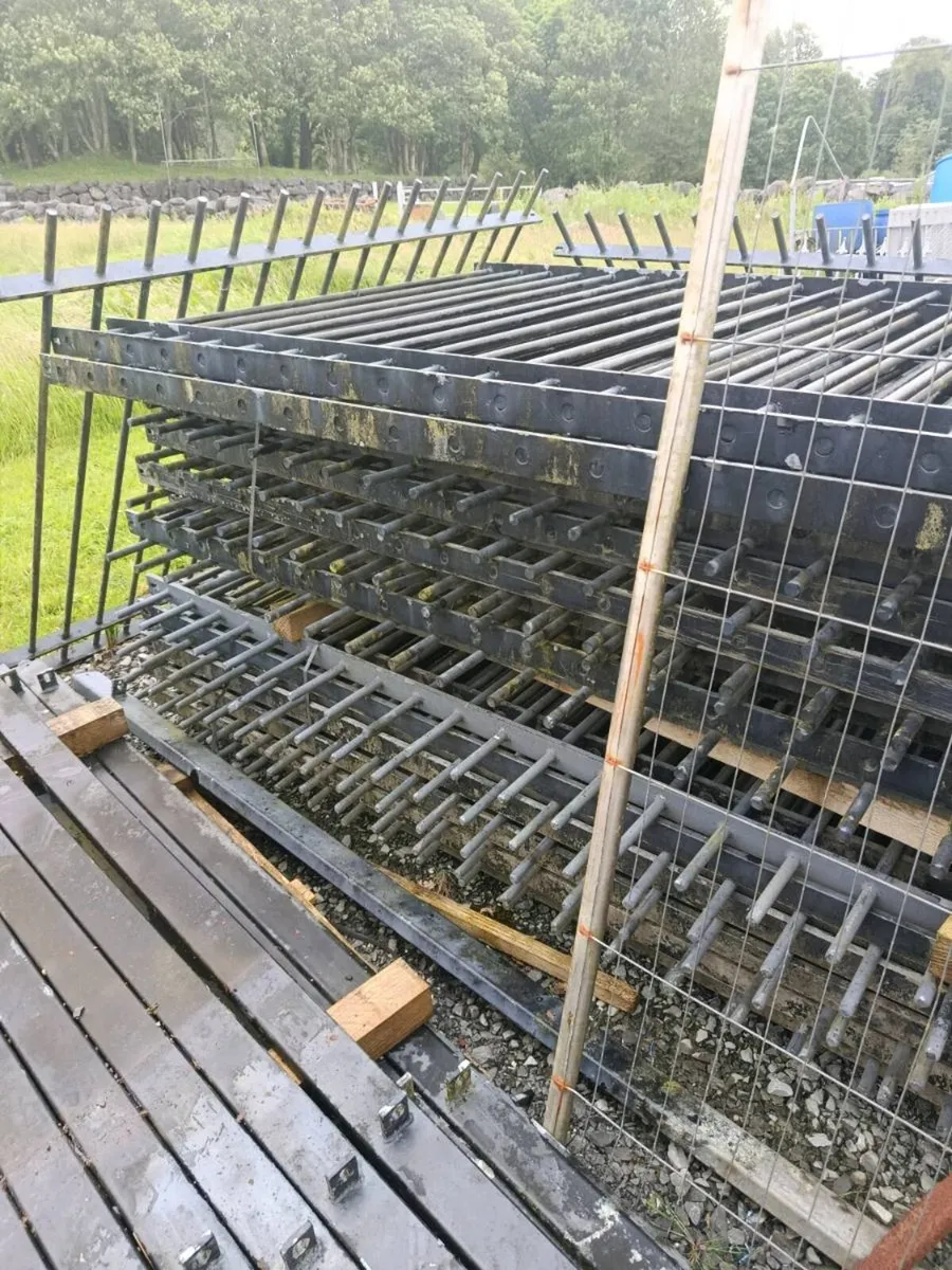 Galvanized powder coated Fencing - Image 3