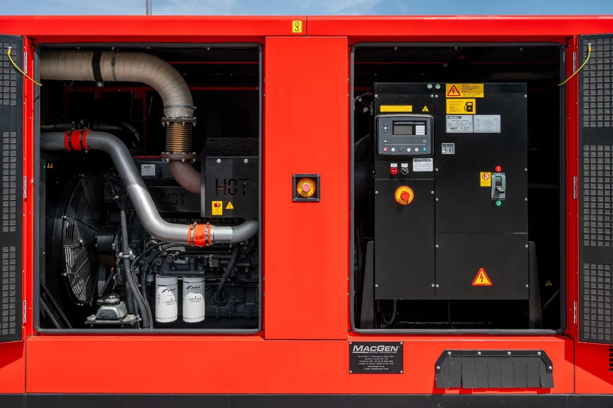400kVA Diesel Generator - FPT Iveco Engine - Image 2