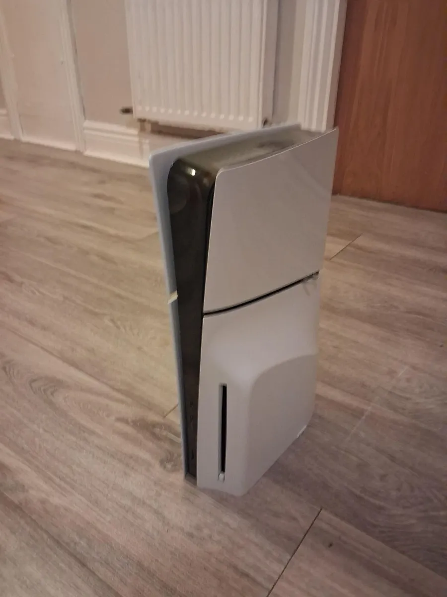 Playstation 5 Digital and Disc edition - Image 2