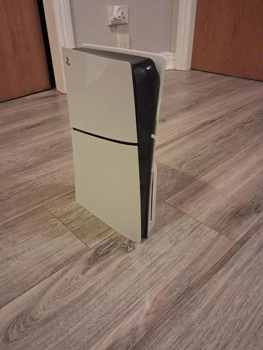 Playstation 5 Digital and Disc edition - Image 1