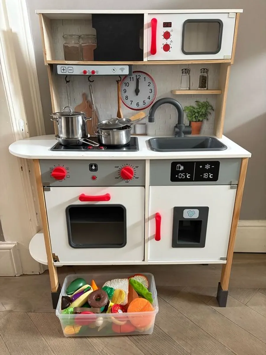 Toy kitchen - Image 4