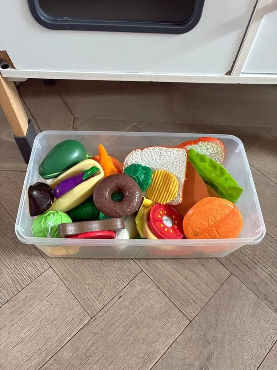 Toy kitchen - Image 2