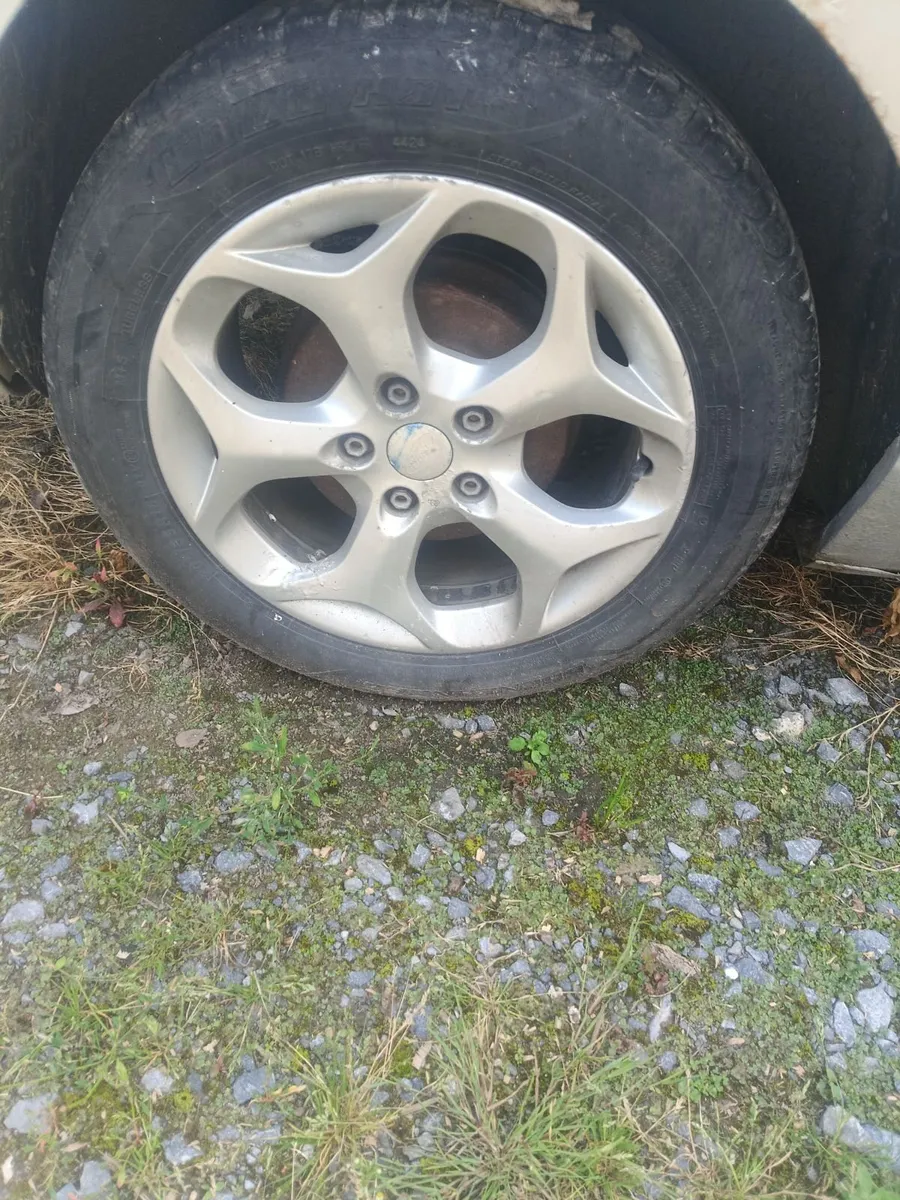 BREAKING Ford focus - Image 2