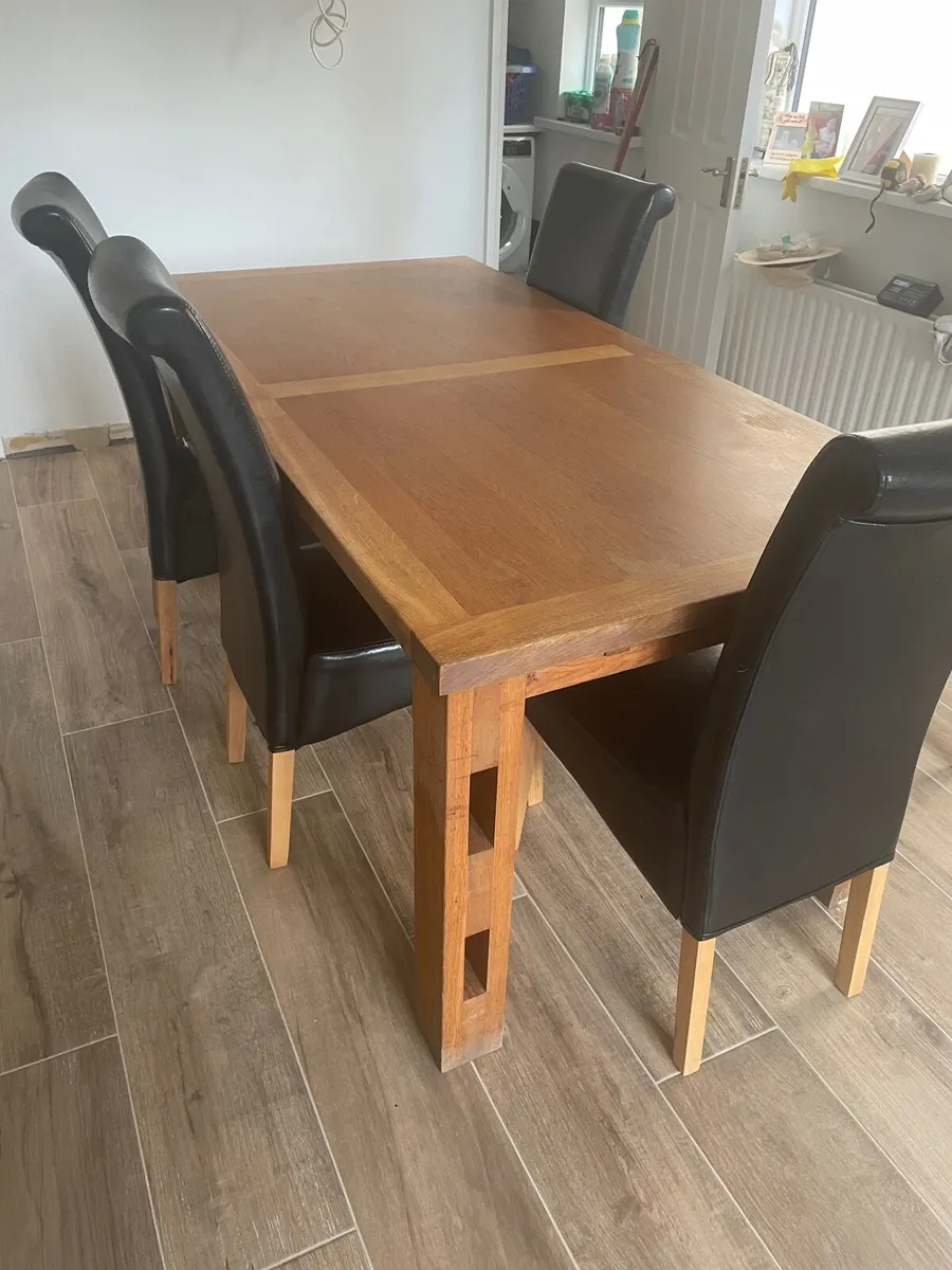 Table and 5 chairs - Image 3