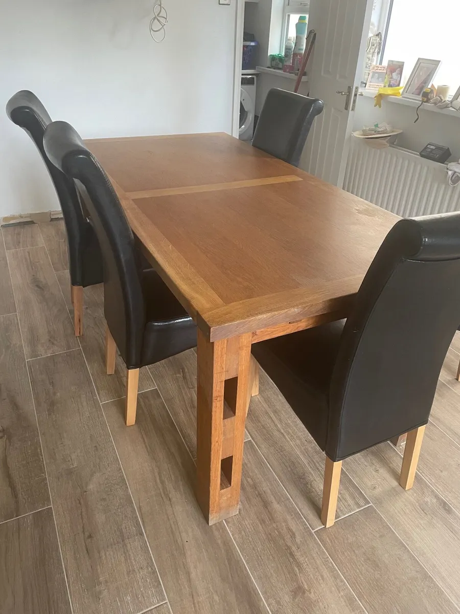 Table and 5 chairs - Image 4