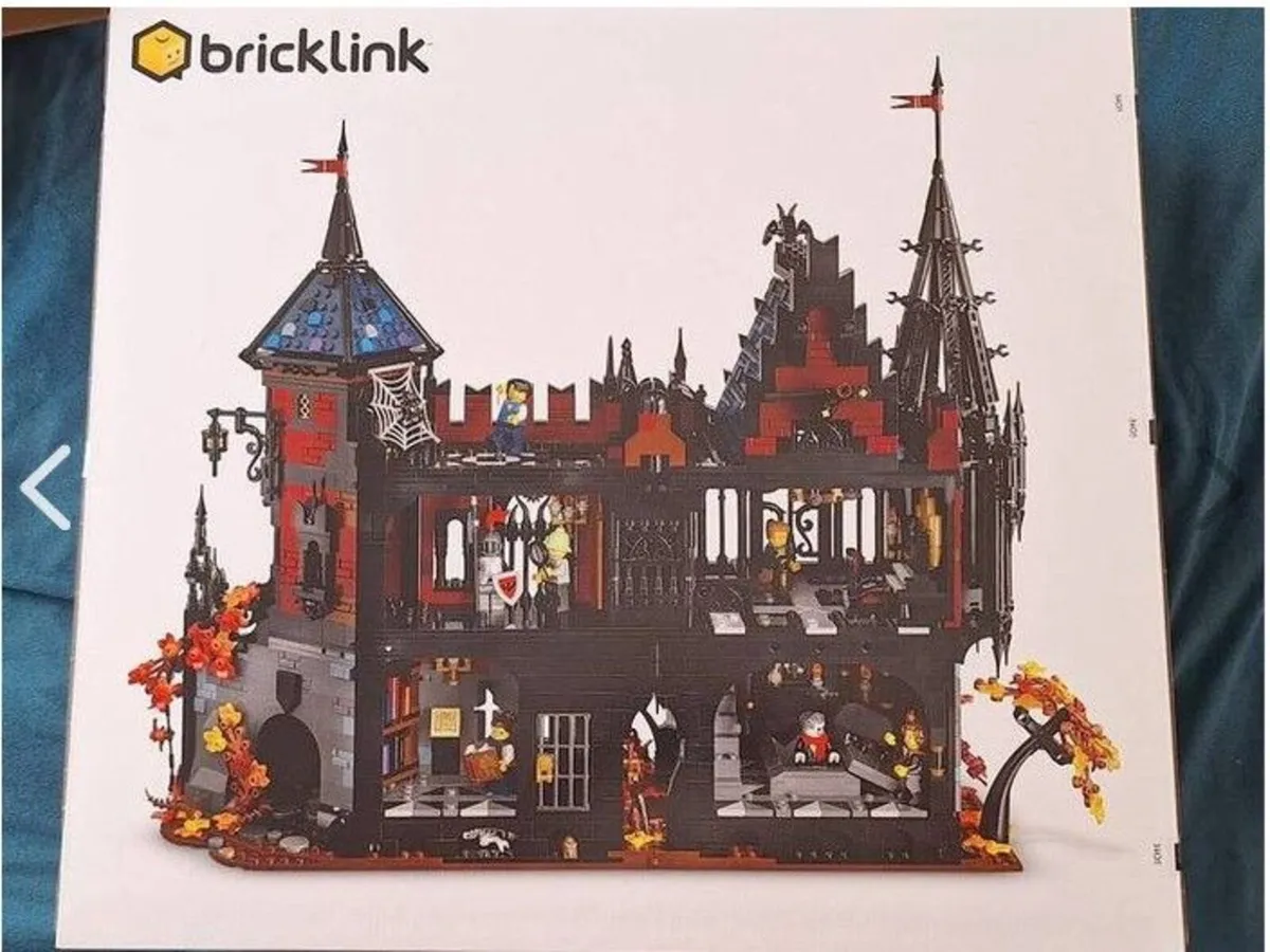 LEGO Bricklink Adventure in Transylvania 910049 - Image 1