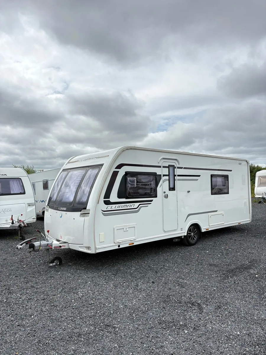 2017 Lunar Clubman 4 Berth Twin Fixed Beds Caravan - Image 1