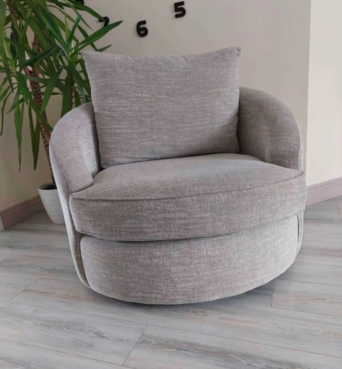 Spinning  sofa chair - Image 3