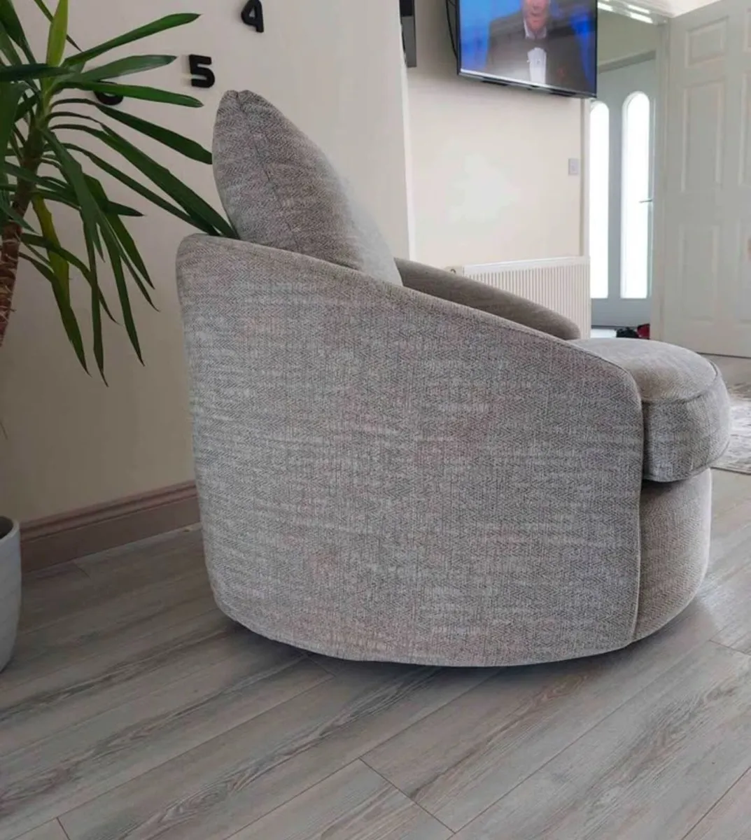 Spinning  sofa chair - Image 4