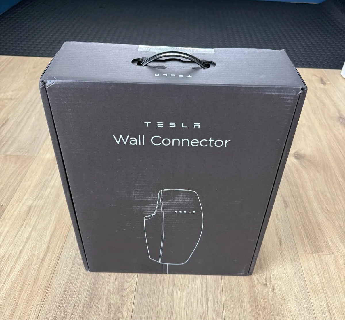 Tesla charger/ wall connector - Image 3