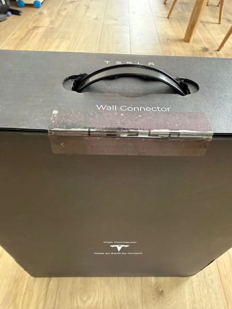 Tesla charger/ wall connector - Image 2