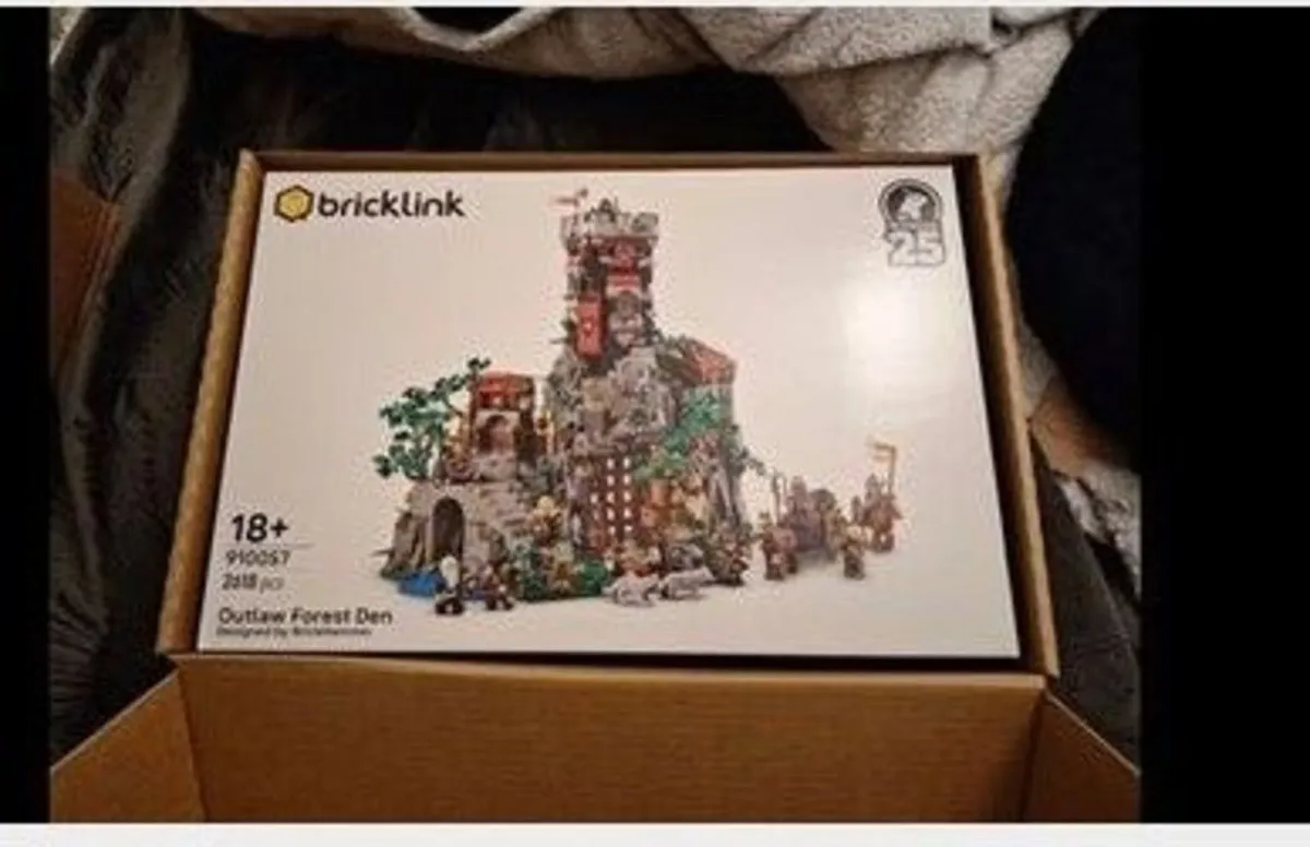 LEGO Outlaw Forest Den (910057) - Image 2