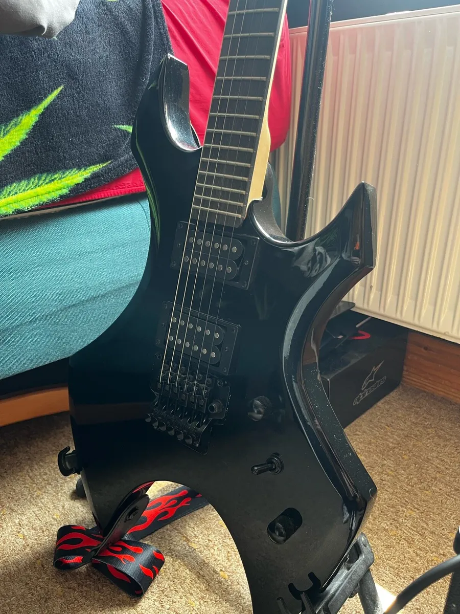 Electric guitar (negotiable) - Image 3
