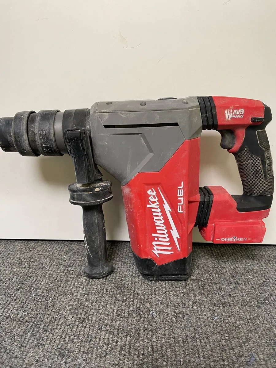 Milwaukee M18 18V Cordless Brushless Hammer Drill - Image 1